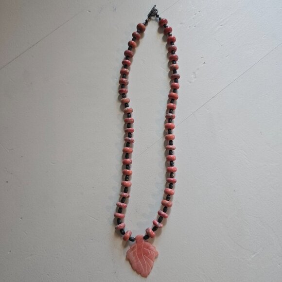 Natural Pink Rhodochrosite Etched Leaf Stone Beaded Necklace 15" - Picture 3 of 15